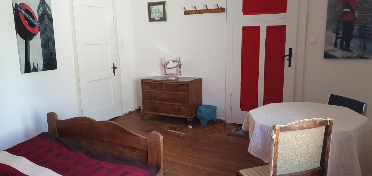 Apartmán Dom Pod Orlimi Skalami - Blisko Zamku Czocha Leśna Exteriér fotografie
