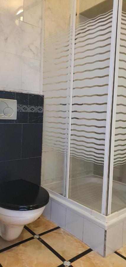 Apartmán Dom Pod Orlimi Skalami - Blisko Zamku Czocha Leśna Exteriér fotografie