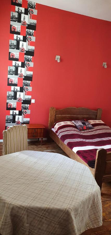 Apartmán Dom Pod Orlimi Skalami - Blisko Zamku Czocha Leśna Exteriér fotografie