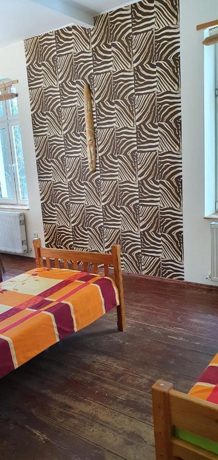 Apartmán Dom Pod Orlimi Skalami - Blisko Zamku Czocha Leśna Exteriér fotografie