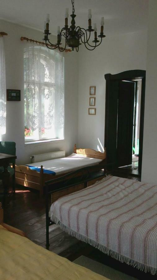 Apartmán Dom Pod Orlimi Skalami - Blisko Zamku Czocha Leśna Exteriér fotografie
