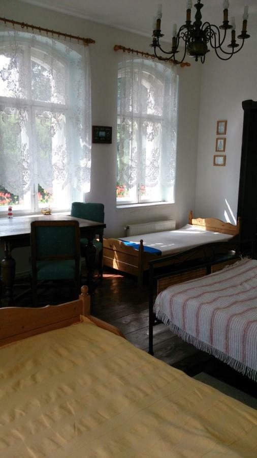 Apartmán Dom Pod Orlimi Skalami - Blisko Zamku Czocha Leśna Exteriér fotografie