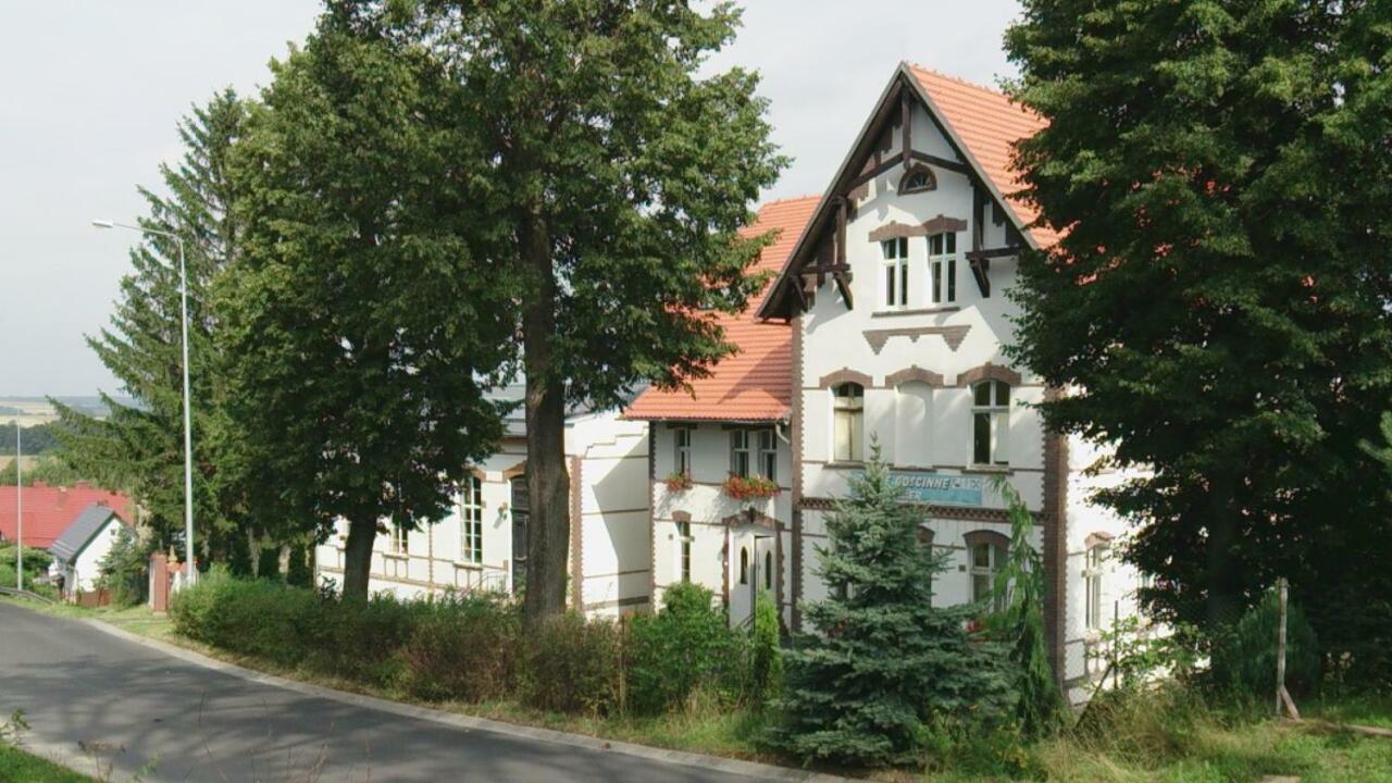Apartmán Dom Pod Orlimi Skalami - Blisko Zamku Czocha Leśna Exteriér fotografie